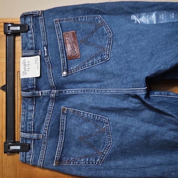 NWT Wrangler Retro Bailey High-Rise Flare Jeans - Picture 9 of 15